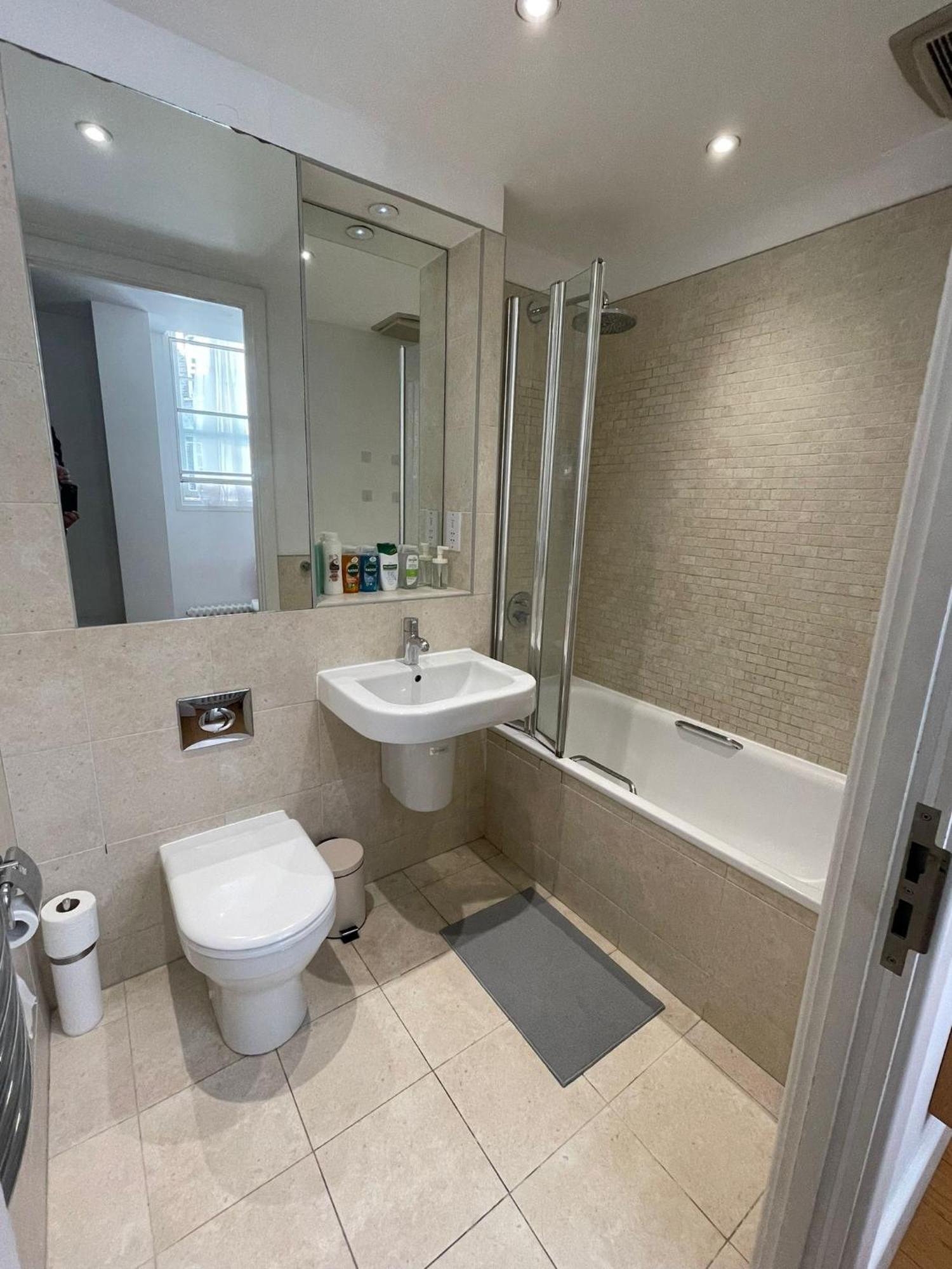 One Bedroom Apartment In Holborn London Exterior photo